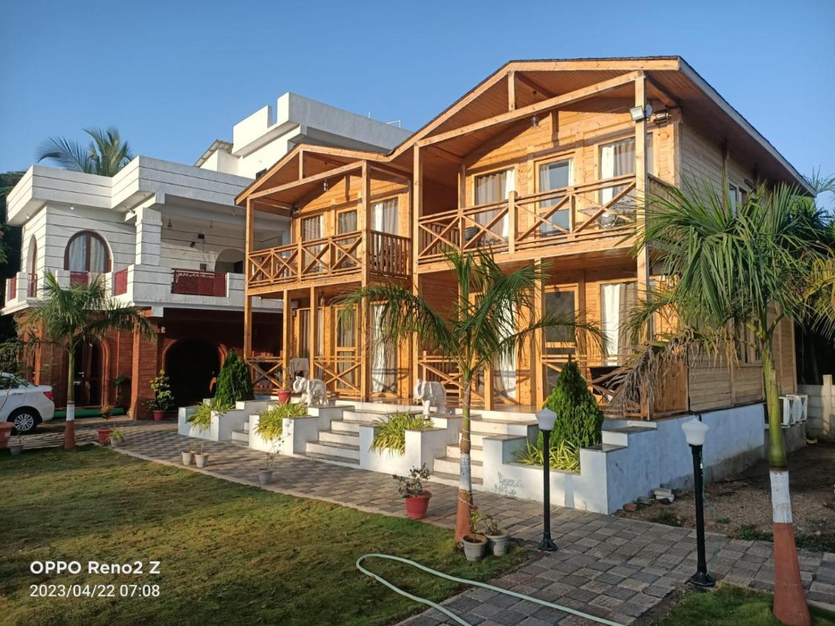 The Candlewood Resort Murud  Bagian luar foto